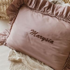 Różowa personalizowana poszewka na poduszkę twój haft
