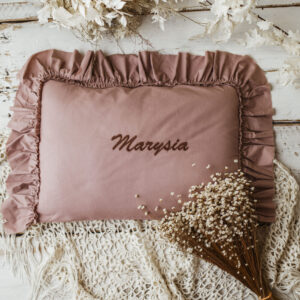 Różowa personalizowana poszewka na poduszkę twój haft