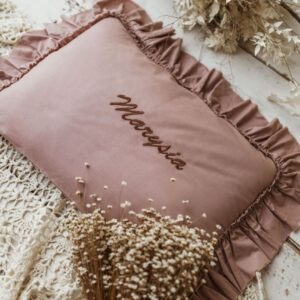 Różowa personalizowana poszewka na poduszkę twój haft