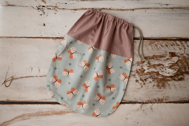 Różowy woreczek do przedszkola bawełniany na rzeczy zamienne i buciki motyl mięta róż