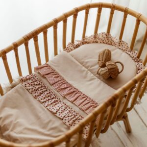 Różowy śpiworek dla niemowląt z falbanką 40×75cm