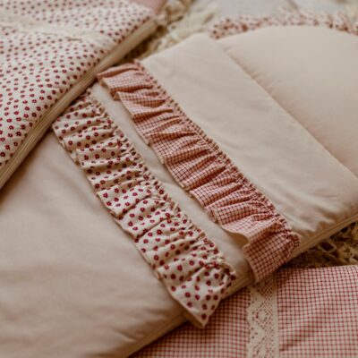 Różowy śpiworek dla niemowląt z falbanką 40×75cm