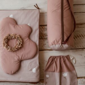 Różowy śpiworek do żłobka dla dziewczynki 120×60cm różowe tulipany