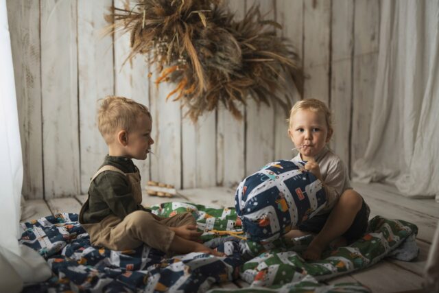 Śpiworek dla chłopca do przedszkola 140×75cm auta