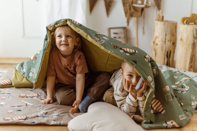 Śpiworek dla chłopca w auta 5-10 lat junior zielony