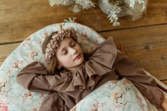 Śpiworek dla dziewczynki w różowe kwiatki junior 5-10lat