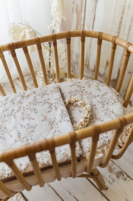 Śpiworek dla niemowląt kremowy róże