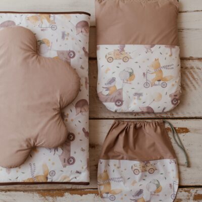 Śpiworek do przedszkola 140cmx75cm retro wyścig