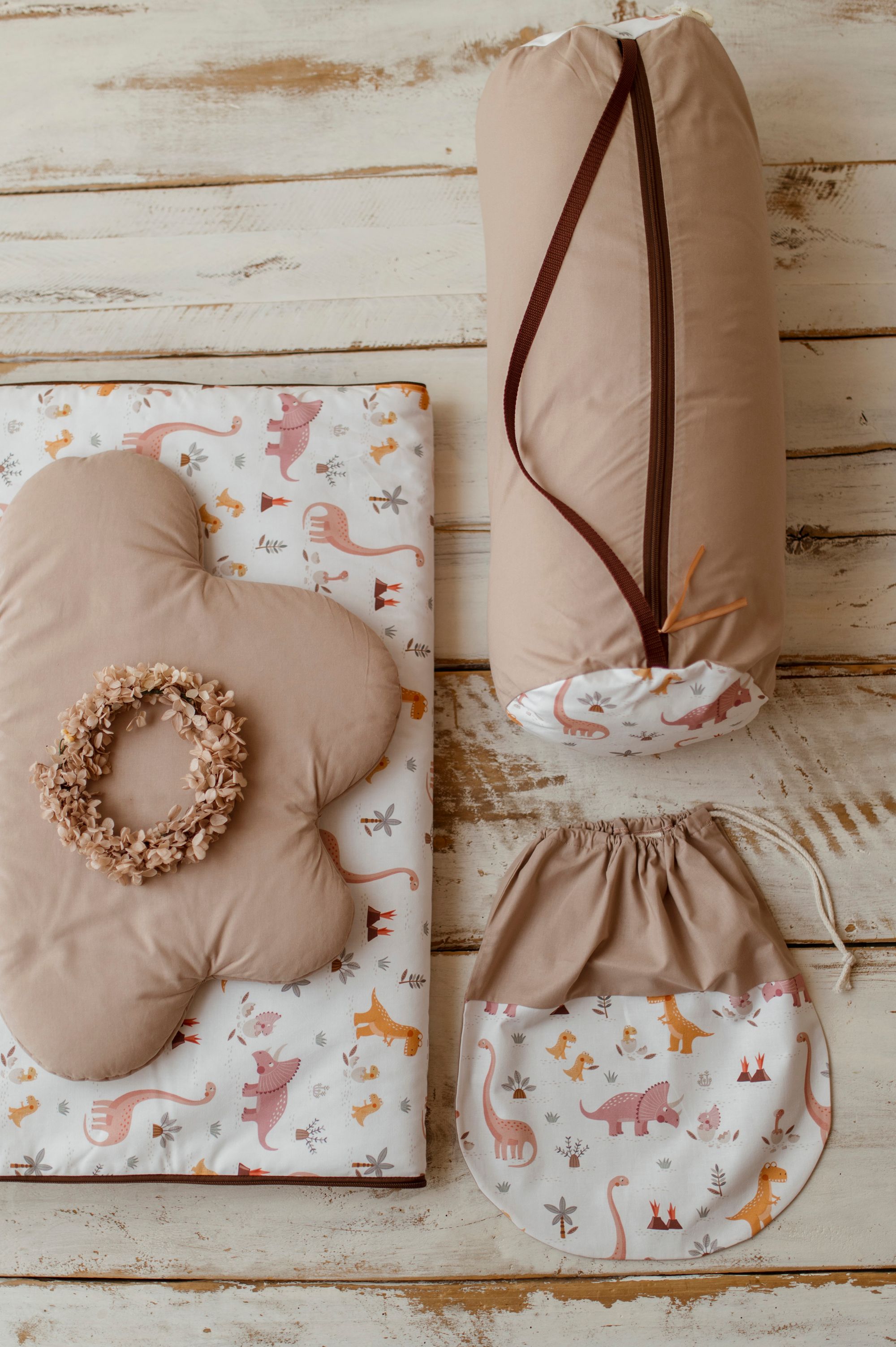 Śpiworek do przedszkola 140×75cm pink dinozaury