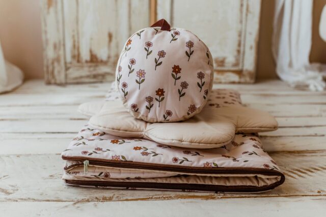 Śpiworek do przedszkola 140×75cm śliczne kwiatuszki