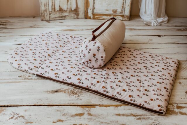 Śpiworek do przedszkola 140×75cm śliczne kwiatuszki