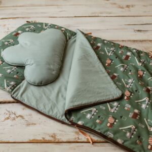 Śpiworek do przedszkola dla chłopczyka zielone auta