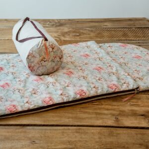 Śpiworek do przedszkola dla dziewczynki 140×75cm kwiaty