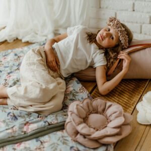 Śpiworek do przedszkola dla dziewczynki 140×75cm kwiatki