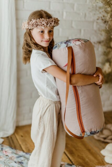 Śpiworek do przedszkola dla dziewczynki 140×75cm kwiatki