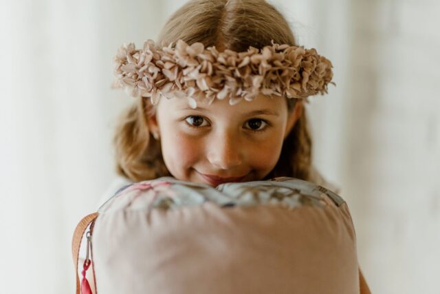 Śpiworek do przedszkola dla dziewczynki 140×75cm kwiatki