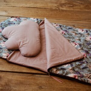 Śpiworek do przedszkola dla dziewczynki 140×75cm kwiatki