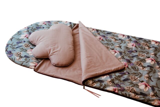 Śpiworek do przedszkola dla dziewczynki 140×75cm kwiatki