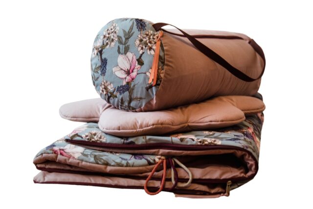 Śpiworek do przedszkola dla dziewczynki 140×75cm kwiatki