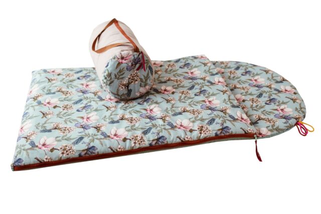 Śpiworek do przedszkola dla dziewczynki 140×75cm kwiatki