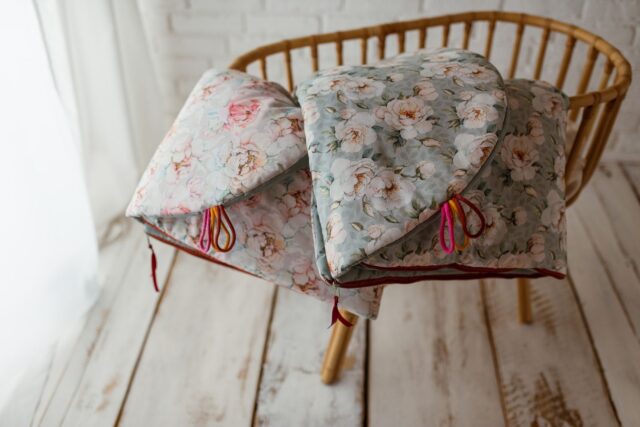 Śpiworek do przedszkola dla dziewczynki 140×75cm kwiatki