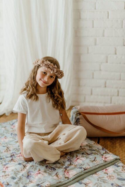 Śpiworek do przedszkola dla dziewczynki 140×75cm kwiatki