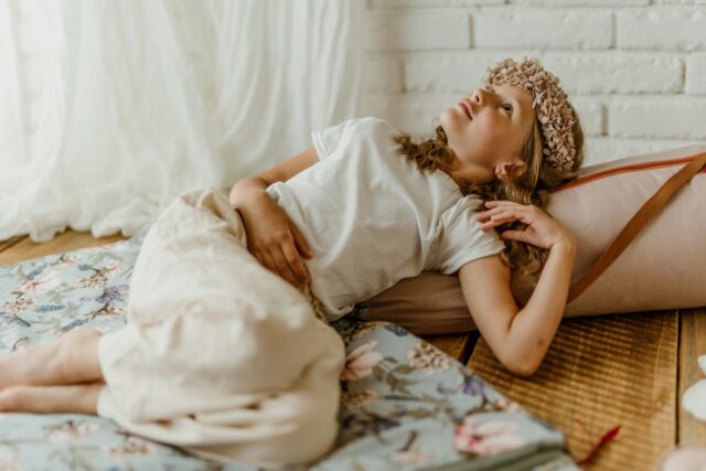 Śpiworek do przedszkola dla dziewczynki 140×75cm kwiatki