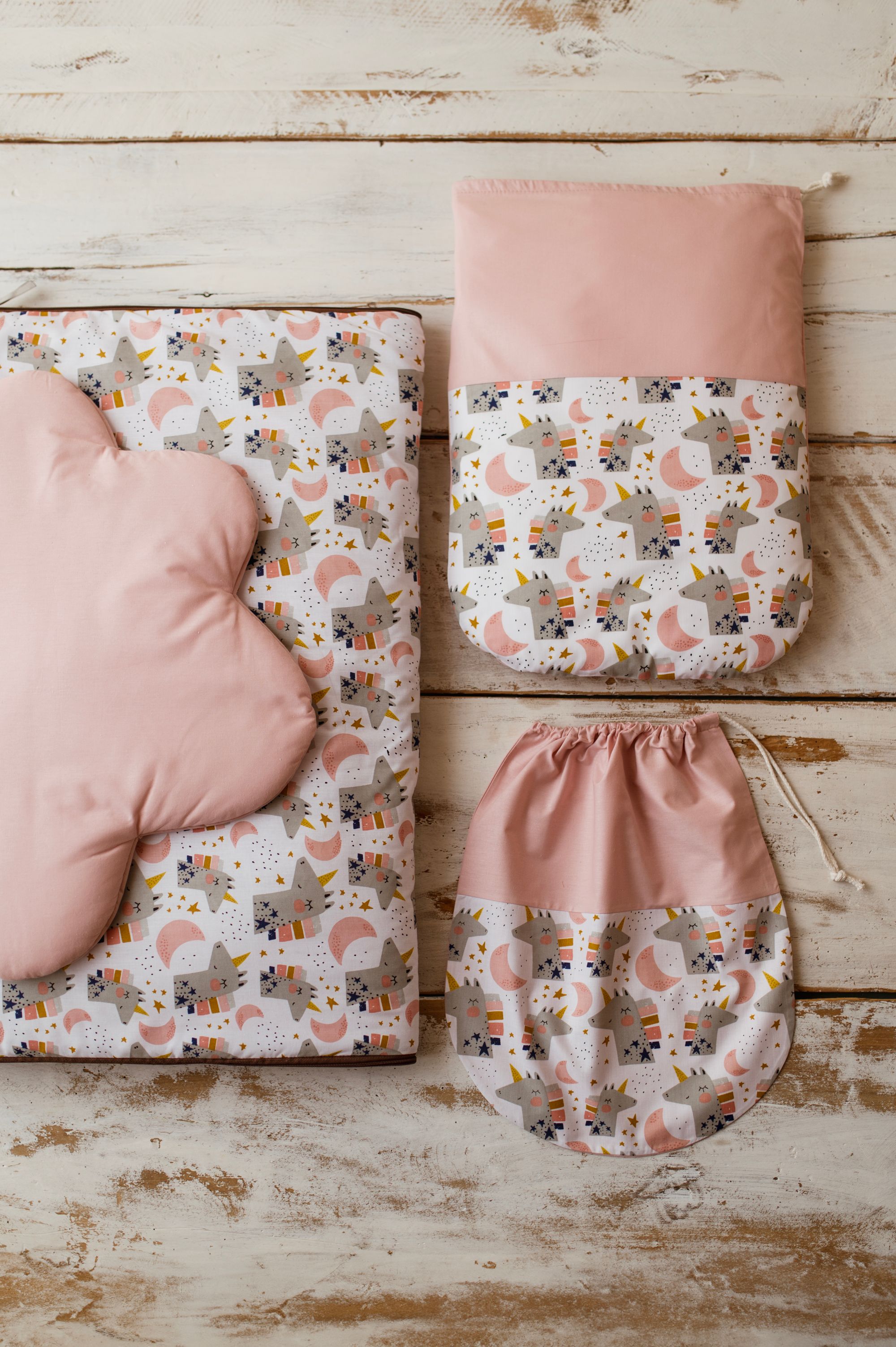 Śpiworek do przedszkola dla dziewczynki jednorożce