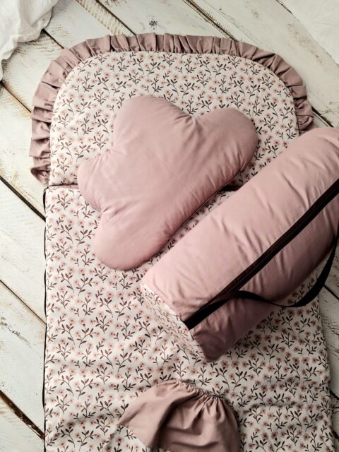 Śpiworek do przedszkola z falbanką 140×75cm różany drzewko różane