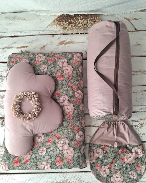 Śpiworek do przedszkola z falbanką 140×75cm różany wiosenne kwiaty