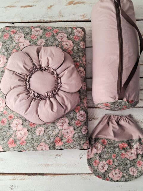 Śpiworek do przedszkola z falbanką 140×75cm różany wiosenne kwiaty