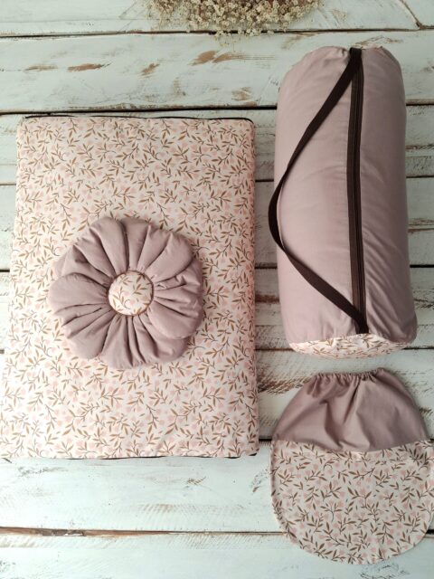 Śpiworek do przedszkola z falbanką 140×75cm różowe konwalie