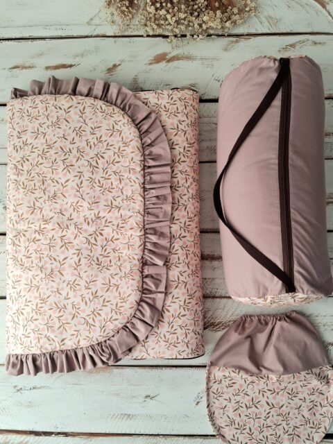 Śpiworek do przedszkola z falbanką 140×75cm różowe konwalie