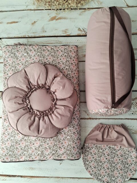 Śpiworek do przedszkola z falbanką 140×75cm różowe kwiaty