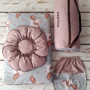 Śpiworek do przedszkola z falbanką 140×75cm skrzydlaty jednorożec