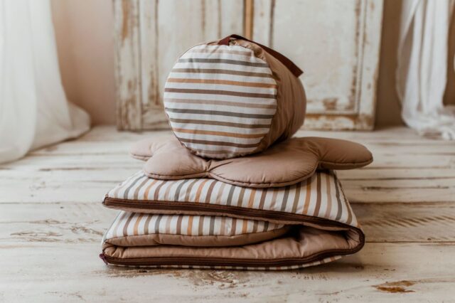 Śpiworek do przedszkola z workiem 140×75cm paski