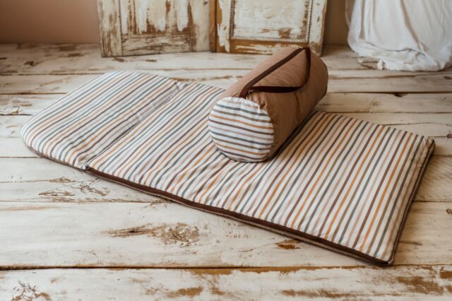 Śpiworek do przedszkola z workiem 140×75cm paski