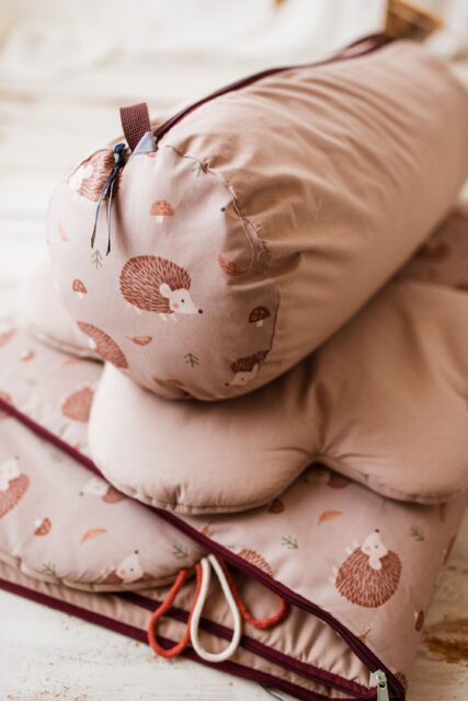 Śpiworek do przedszkola z workiem zestaw 3w1 jeżyki beżowe