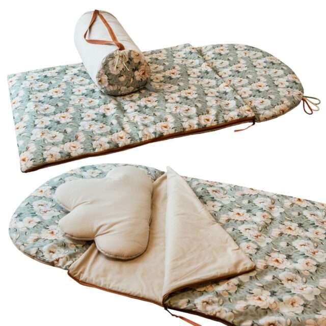 Śpiworek do spania z poduszką i workiem 6-10 lat białe kwiaty