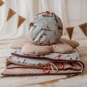 Śpiworek do żłobka dla chłopca w samochodziki niebieski