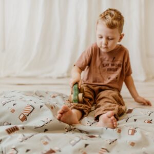 Śpiworek do żłobka dla chłopca w samochodziki niebieski