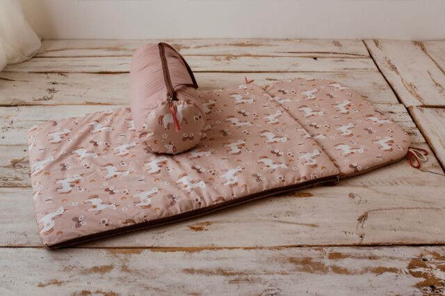 Śpiworek do żłobka dla dziewczynki jednorożce