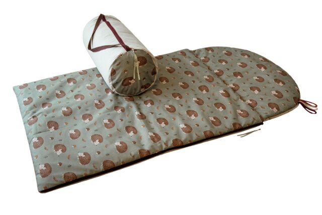 Śpiworek do żłobka z poduszką i workiem jeżyki