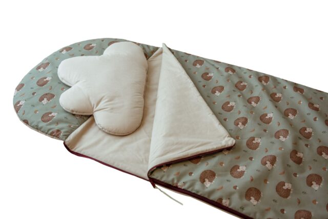 Śpiworek do żłobka z poduszką i workiem jeżyki