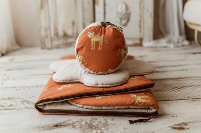 Śpiworek do żłobka z pokrowcem 120×60cm gepardy