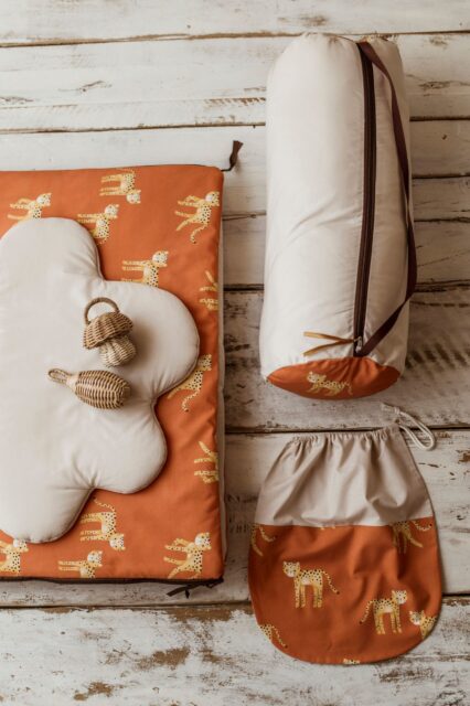 Śpiworek do żłobka z pokrowcem 120×60cm gepardy