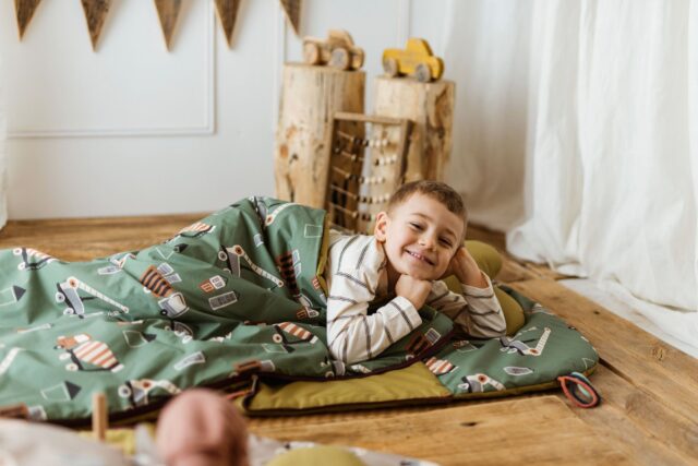 Śpiworek pościel do żłobka 3w1 auta zielone