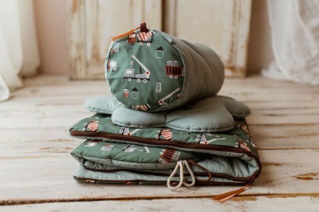 Śpiworek pościel do żłobka 3w1 auta zielone