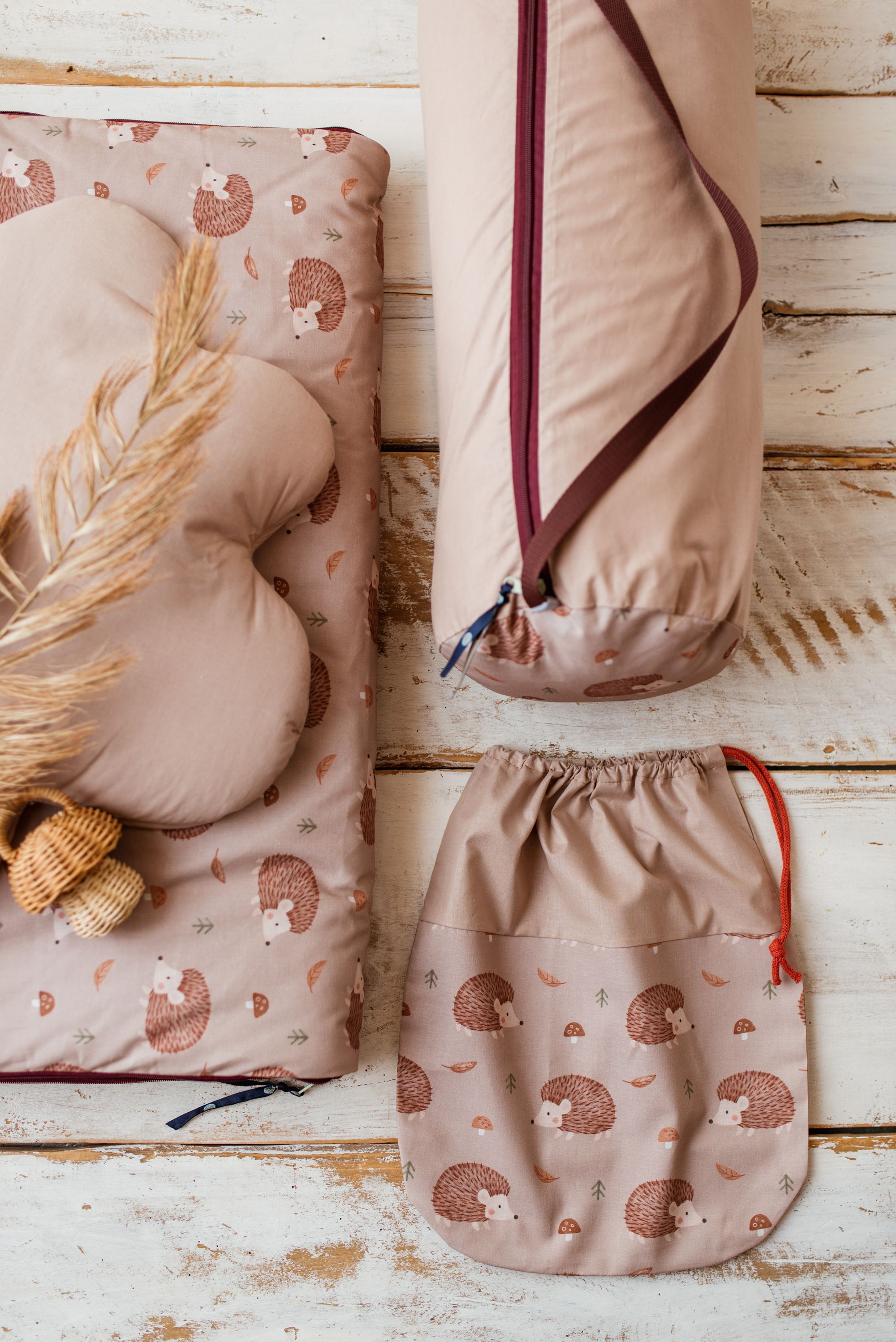 Śpiworek z poduszką i workiem dla dziecka 6-10lat jeżyki