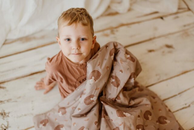 Śpiworek z poduszką i workiem dla dziecka 6-10lat jeżyki